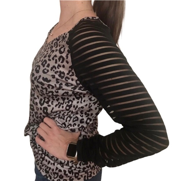- Leopard Print, Sheer Black Arms, Long Sleeve Top. New - Picture 6 of 10